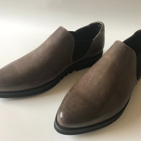 Women's Johnston & Murphy Loafer in Brown - Picture 1 of 11